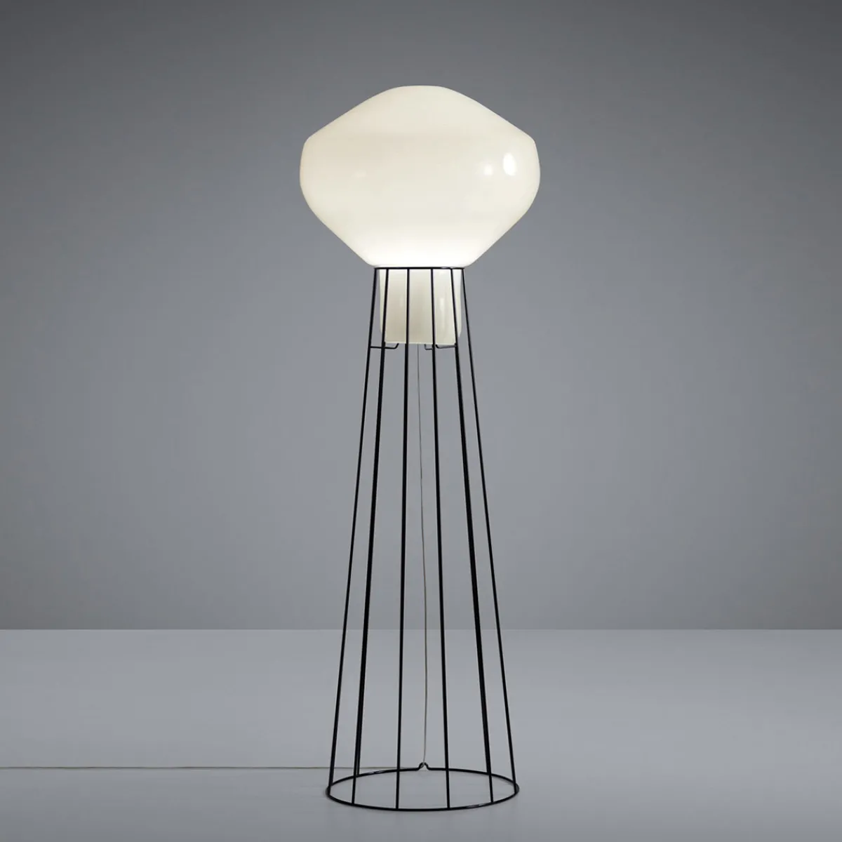 New Aerostat Stehleuchte, Ø: 43 cm Stehleuchten|Flur