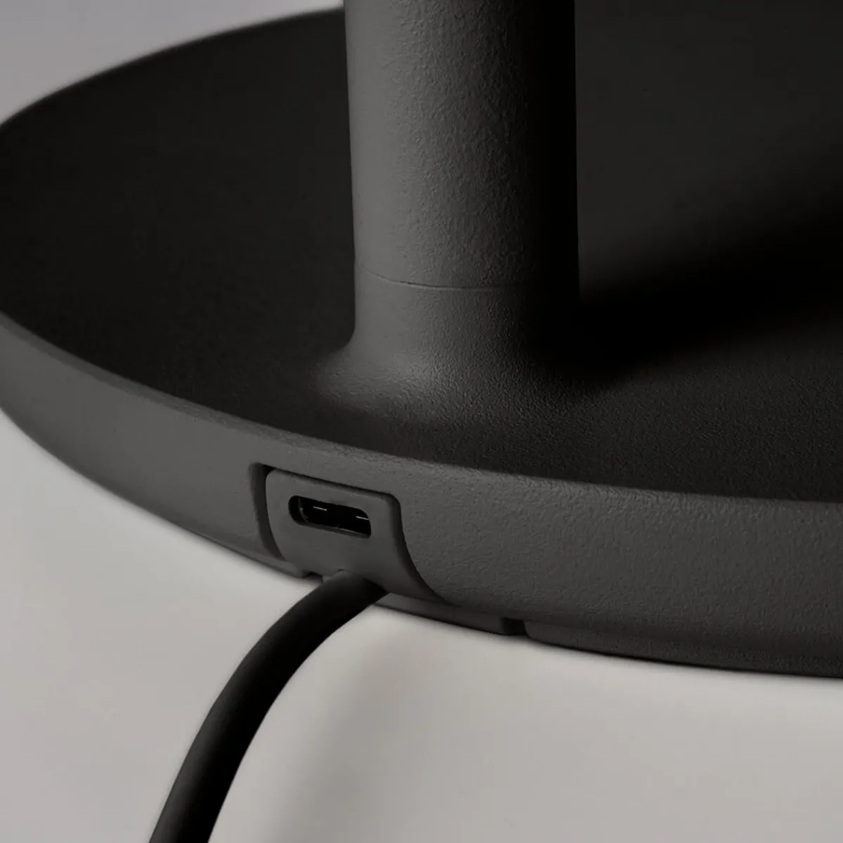 New Oblique Qi LED Tischleuchte Gadgets & Technik|Hotellerie