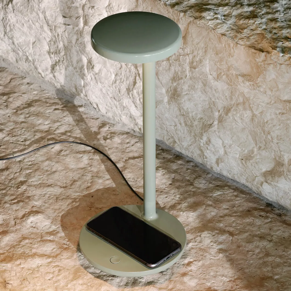 New Oblique Qi LED Tischleuchte Gadgets & Technik|Hotellerie