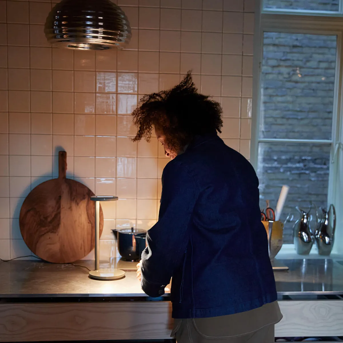 New Oblique Qi LED Tischleuchte Gadgets & Technik|Hotellerie