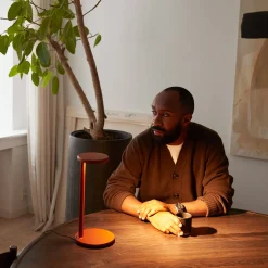 New Oblique Qi LED Tischleuchte Gadgets & Technik|Hotellerie