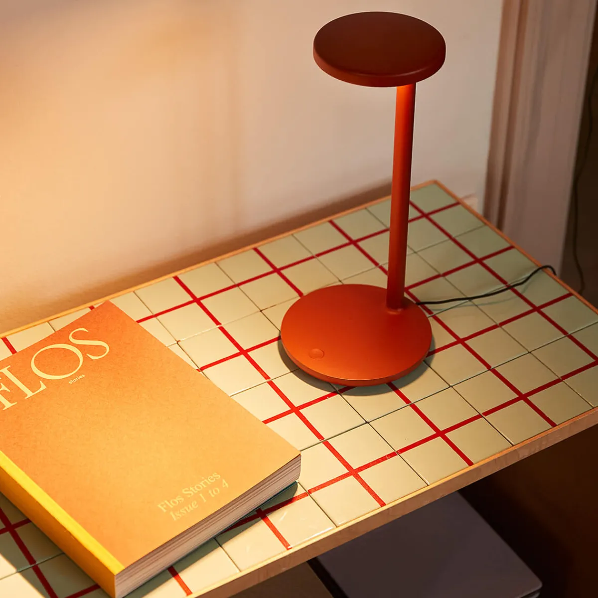 New Oblique Qi LED Tischleuchte Gadgets & Technik|Hotellerie