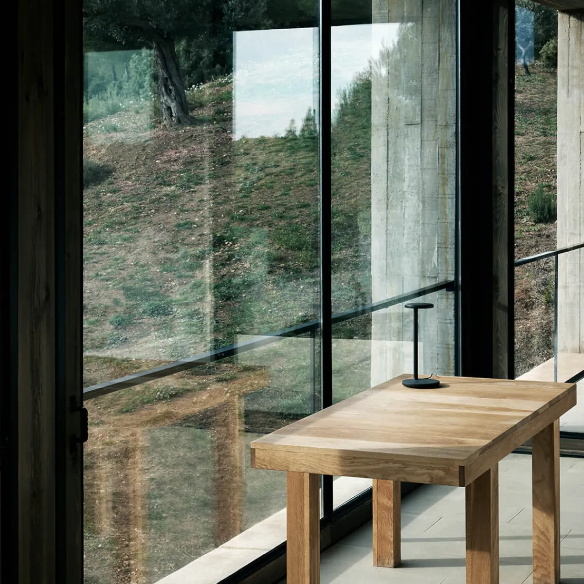 New Oblique Qi LED Tischleuchte Gadgets & Technik|Hotellerie