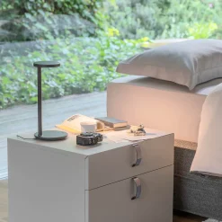 New Oblique Qi LED Tischleuchte Gadgets & Technik|Hotellerie