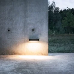 Outlet Slat One LED Wand- / Deckenleuchte Hauseingänge|Fassaden