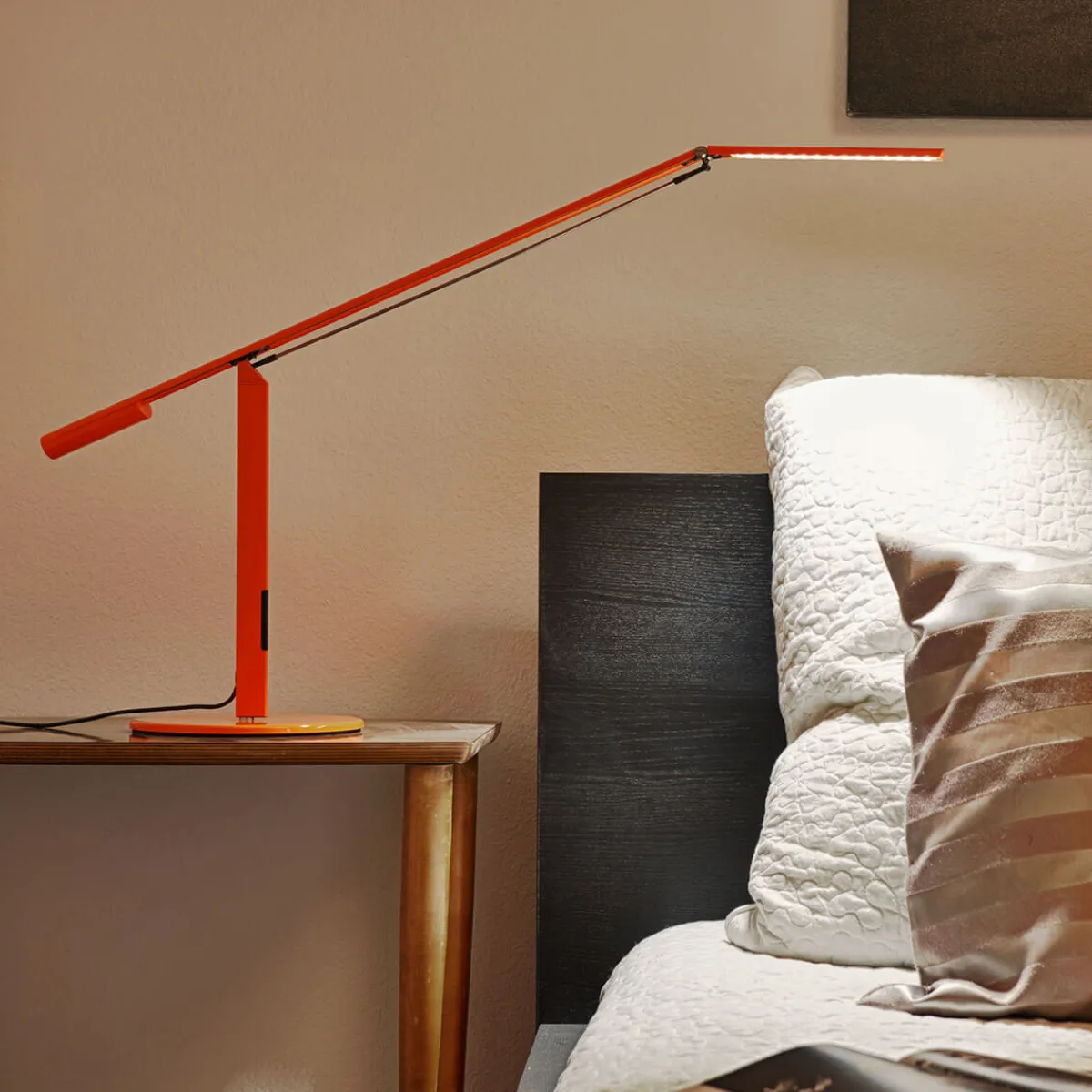 Outlet Equo LED Tischleuchte Arbeitszimmer|Büros