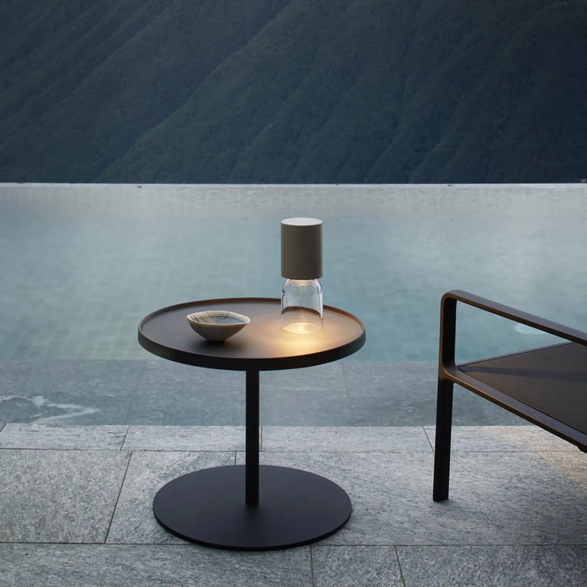 New Nui Mini Outdoor LED Akkuleuchte Dekoration|Hotellerie