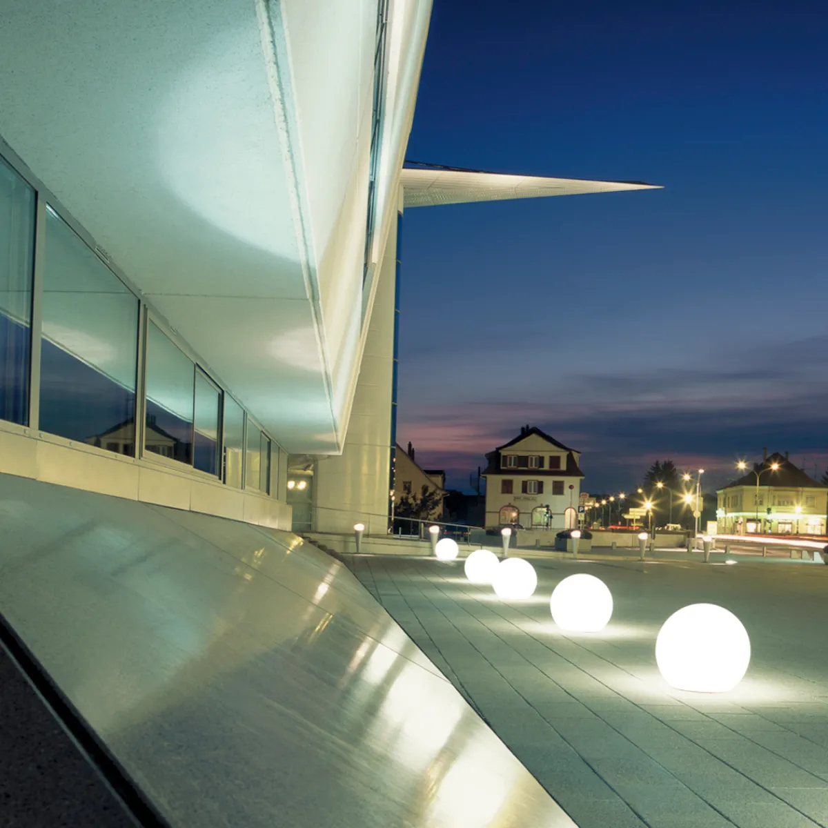 Outlet Vollkugel MAG mit Aufschraubsockel Terrassen|Dekorative Leuchten