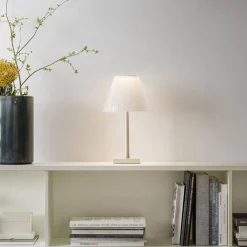 New Dina T1 LED Tischleuchte Flur|Tischleuchten