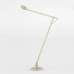 Outlet String F1 Dim-to-Warm LED Stehleuchte Wohnzimmer|Flur