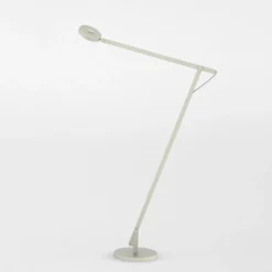 Outlet String F1 Dim-to-Warm LED Stehleuchte Wohnzimmer|Flur