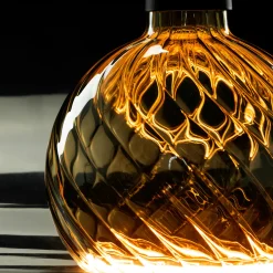 Outlet LED Floating Globe 150 twisted smokey grau E27, 6 W, 1900 K, dimmbar E27|Dekorative Leuchtmittel