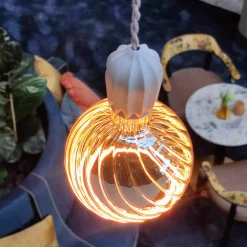 Outlet LED Floating Globe 150 twisted smokey grau E27, 6 W, 1900 K, dimmbar E27|Dekorative Leuchtmittel