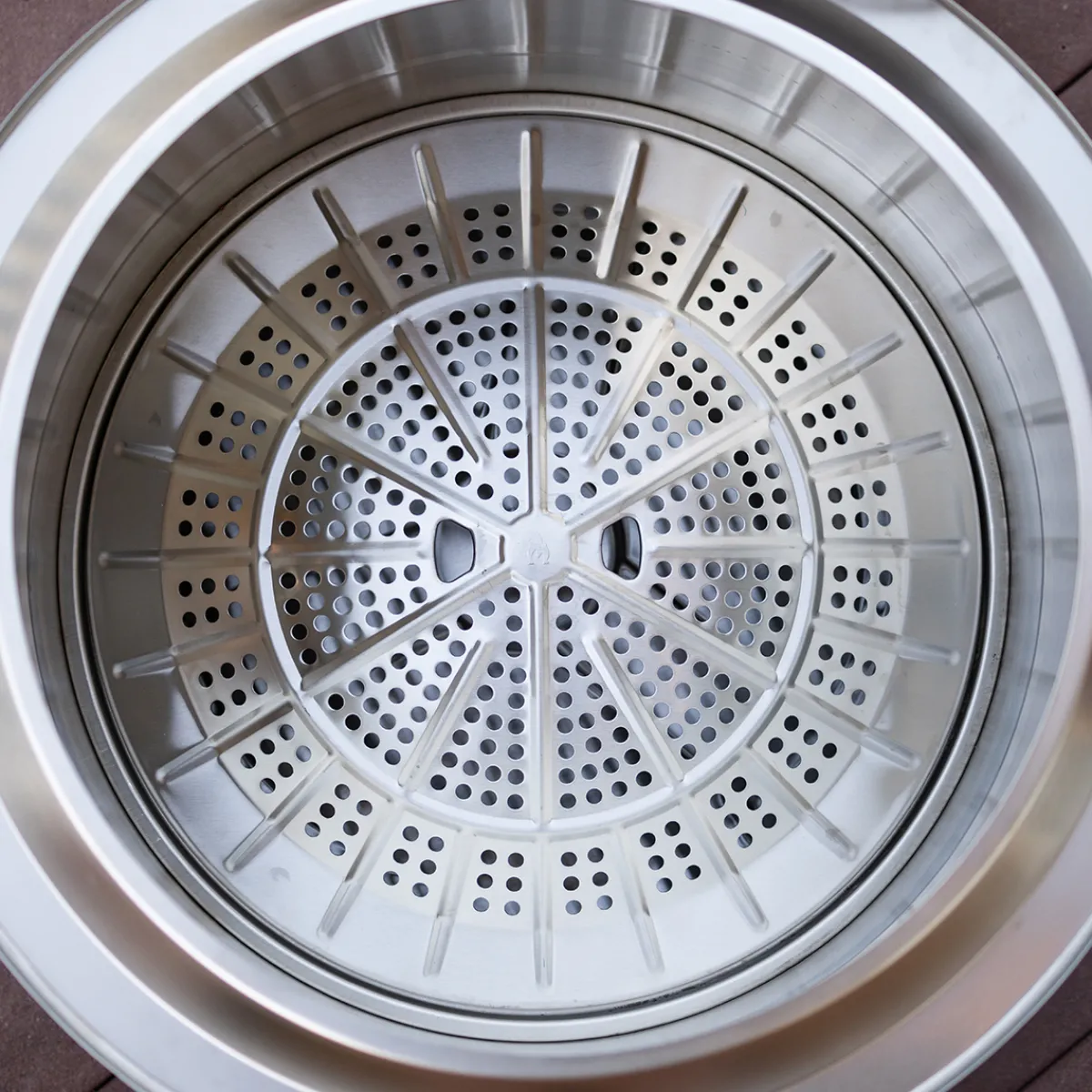 Online Yukon 2.0 Feuerschale mit Standfuß, inkl. Deckel Feuerkörbe & Feuerschalen