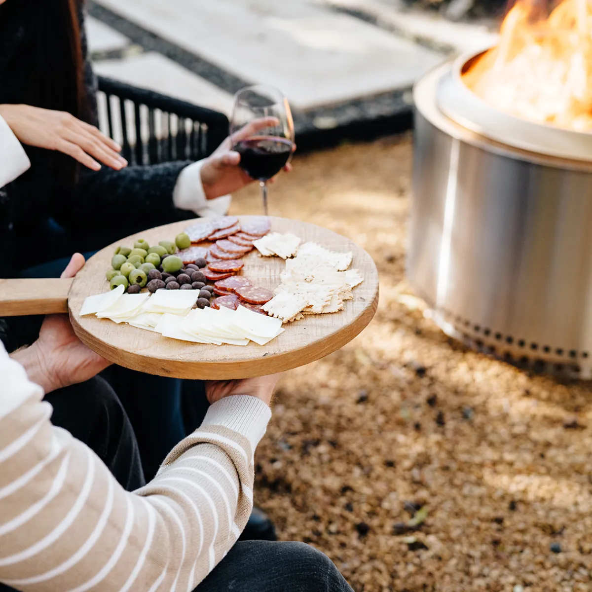 Online Yukon 2.0 Feuerschale mit Standfuß, inkl. Deckel Feuerkörbe & Feuerschalen