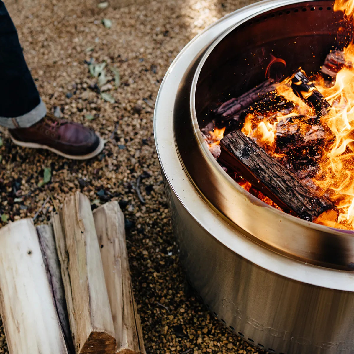 Online Yukon 2.0 Feuerschale mit Standfuß, inkl. Deckel Feuerkörbe & Feuerschalen