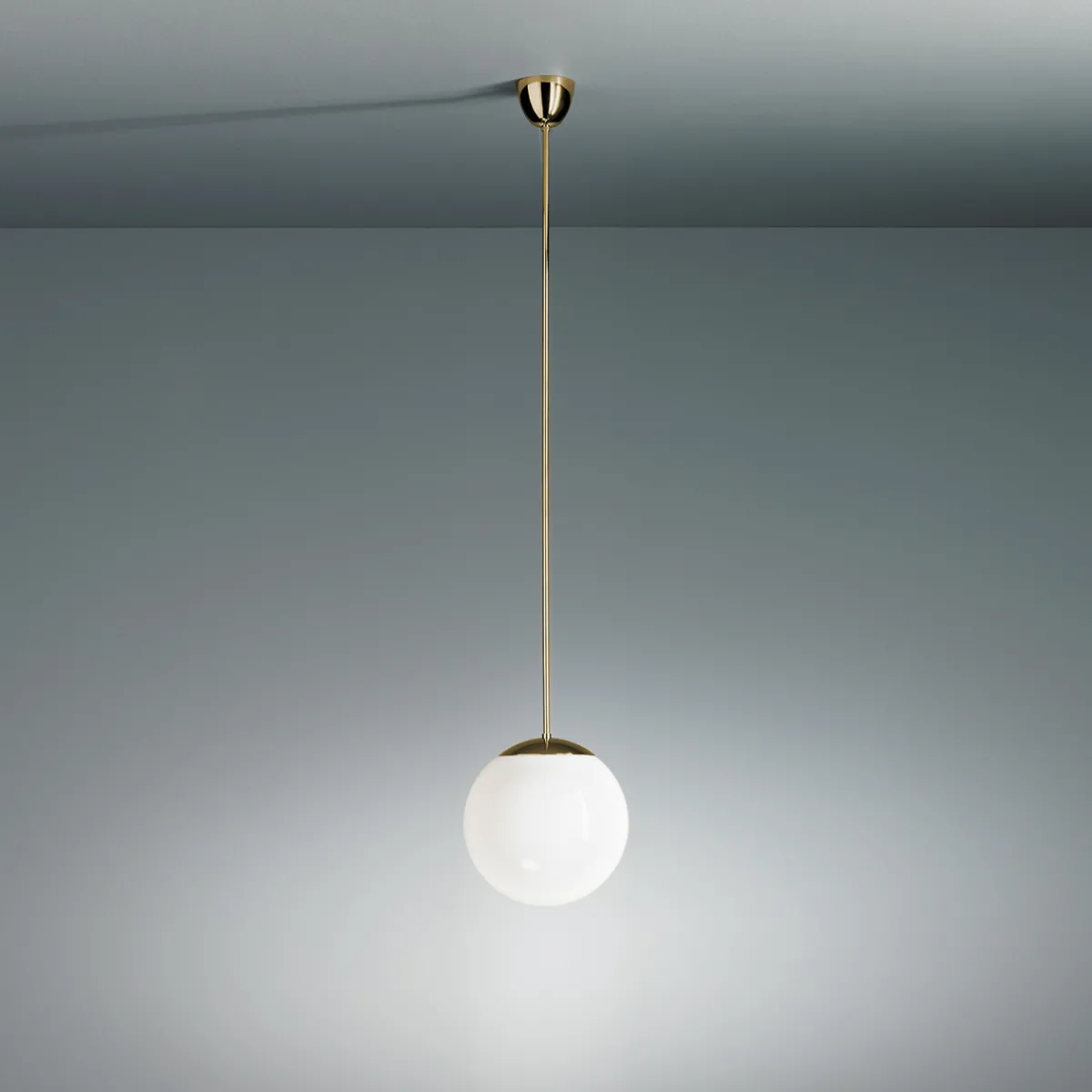 Sale HL 99 Pendelleuchte mit Opalkugel Pendelleuchten