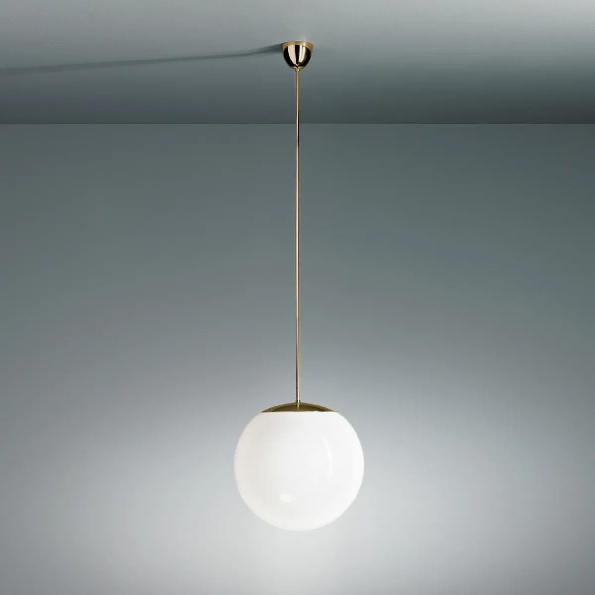 Sale HL 99 Pendelleuchte mit Opalkugel Pendelleuchten