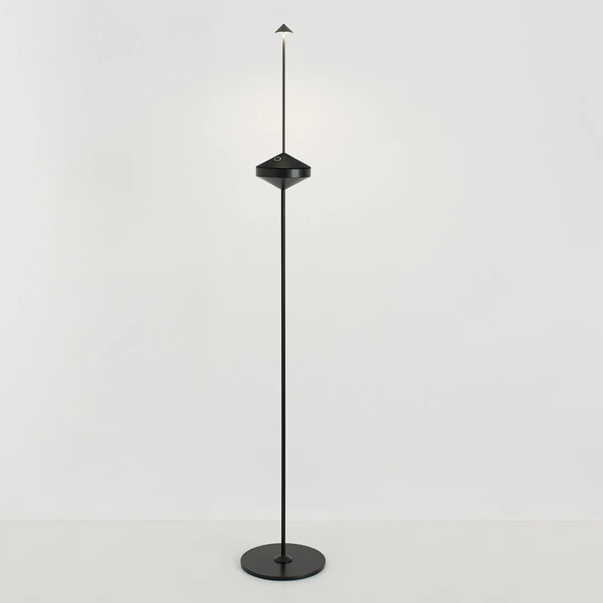 Sale Pina Ständer mit Basis und Erdspieß Montagezubehör|Leuchtenzubehör