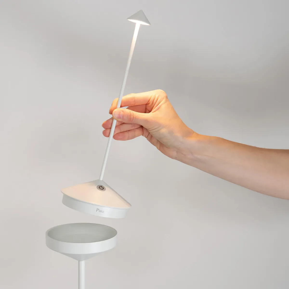 Sale Pina Ständer mit Basis und Erdspieß Montagezubehör|Leuchtenzubehör